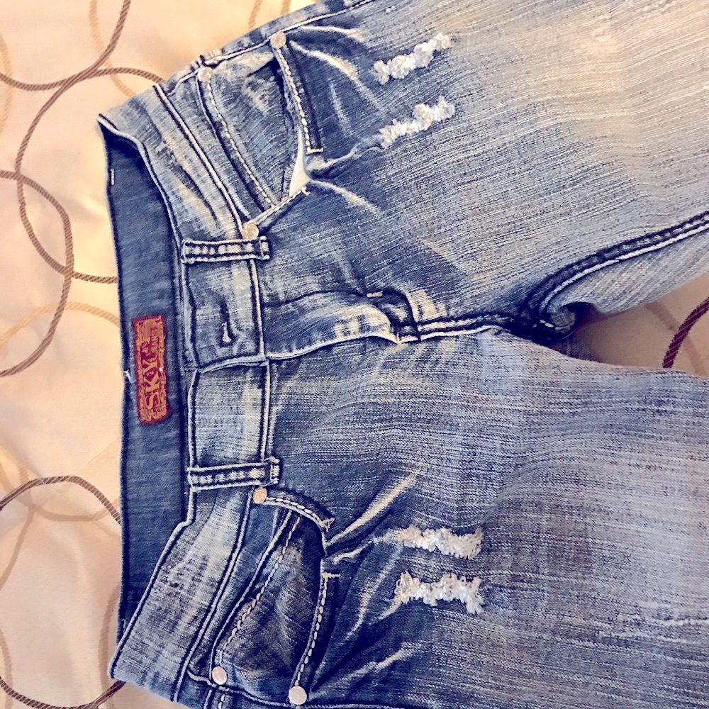 Distressed Denim Jeans - Picture 4 of 6